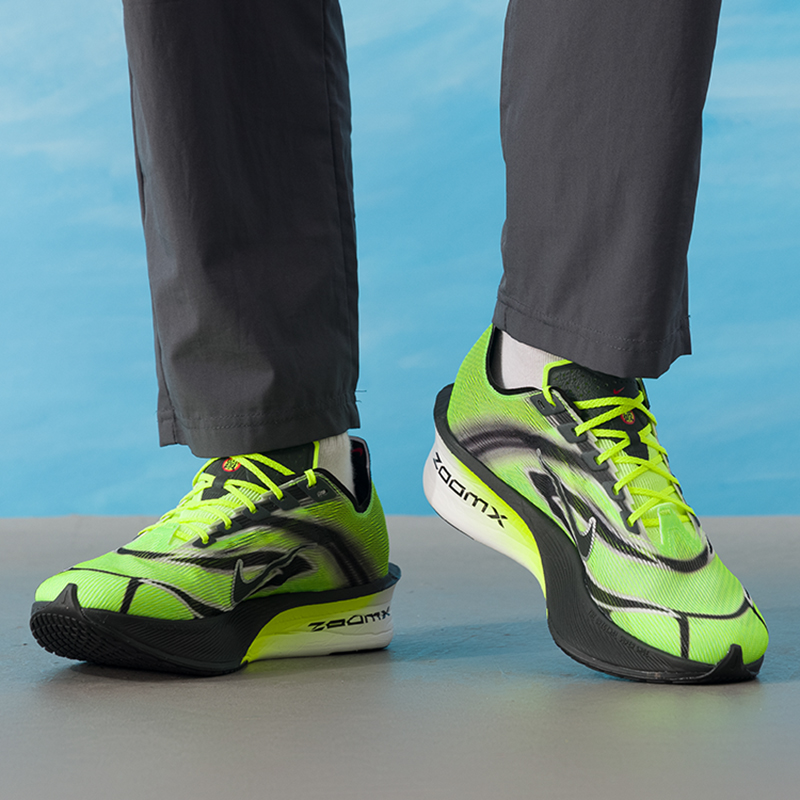 Nike Men's Sports Shoes Zoomx  - огляд і ціна Men'S Shoes In Next